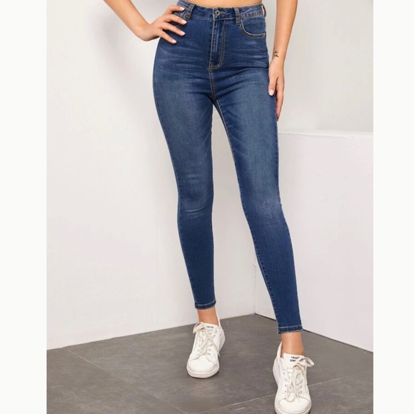 Woman’s High Waisted Stretch Blue Jeans - Picture 3 of 5